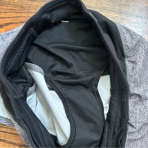 👟 Lululemon Grey Shorts - Picture 4 of 4